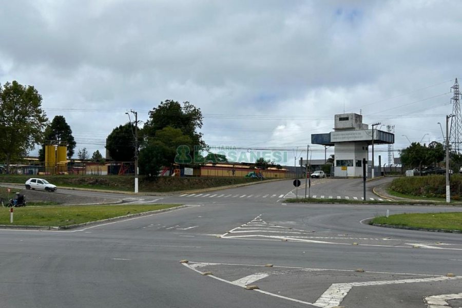 Loja com 480m², no bairro Santa Fé em Caxias do Sul para Alugar