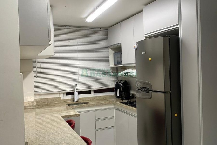 Apto Mobiliado com 56m², 2 dormitórios, 1 vaga, no bairro Pioneiro em Caxias do Sul para Alugar