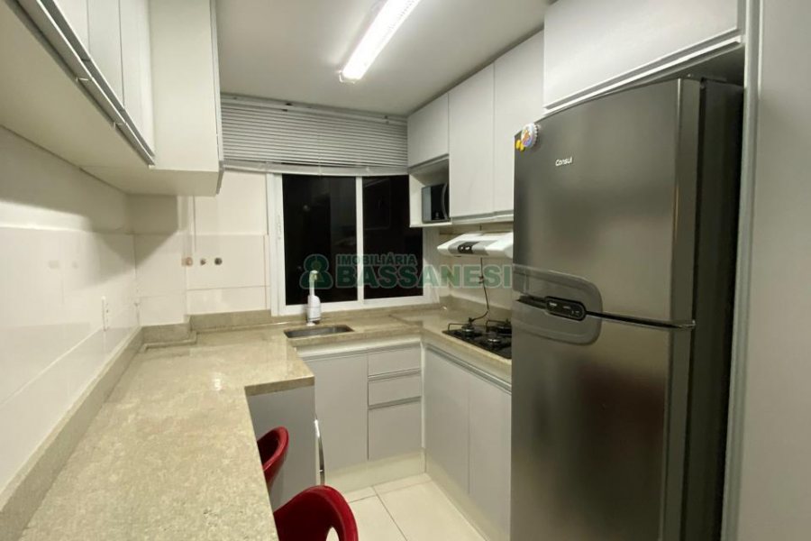 Apto Mobiliado com 56m², 2 dormitórios, 1 vaga, no bairro Pioneiro em Caxias do Sul para Alugar