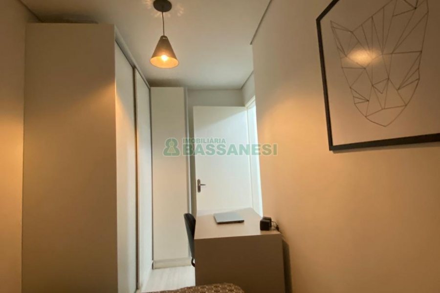 Apto Mobiliado com 56m², 2 dormitórios, 1 vaga, no bairro Pioneiro em Caxias do Sul para Alugar