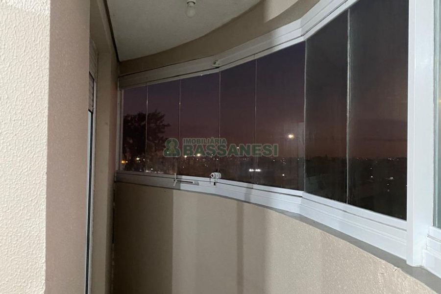 Apto Mobiliado com 56m², 2 dormitórios, 1 vaga, no bairro Pioneiro em Caxias do Sul para Alugar