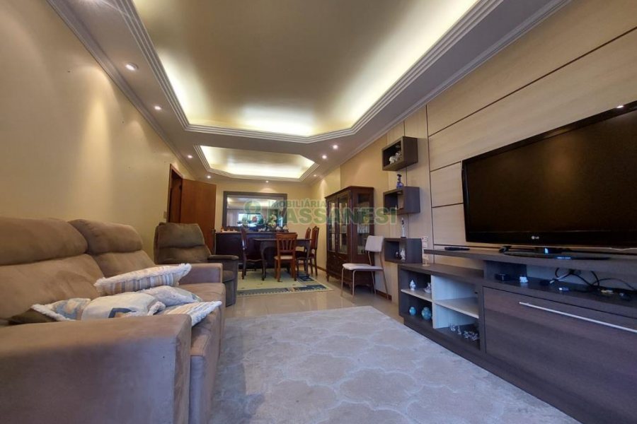 Apto Mobiliado com 125m², 3 dormitórios, 1 vaga, no bairro São Leopoldo em Caxias do Sul para Alugar