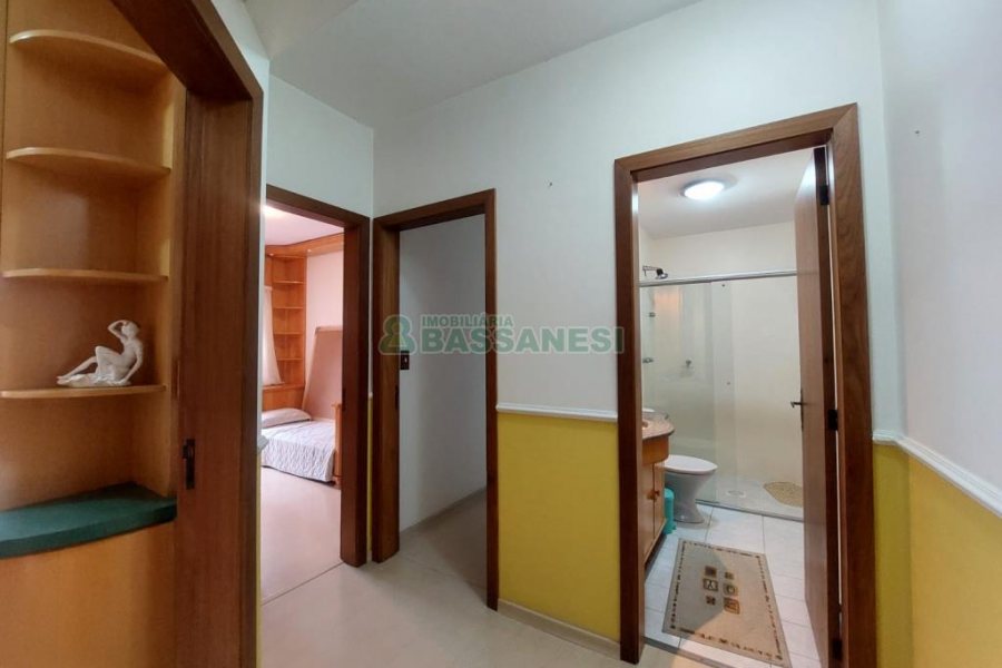 Apto Mobiliado com 125m², 3 dormitórios, 1 vaga, no bairro São Leopoldo em Caxias do Sul para Alugar