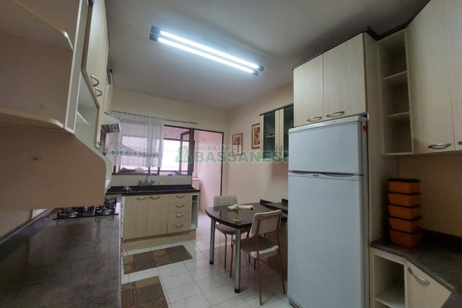 Apto Mobiliado com 125m², 3 dormitórios, 1 vaga, no bairro São Leopoldo em Caxias do Sul para Alugar