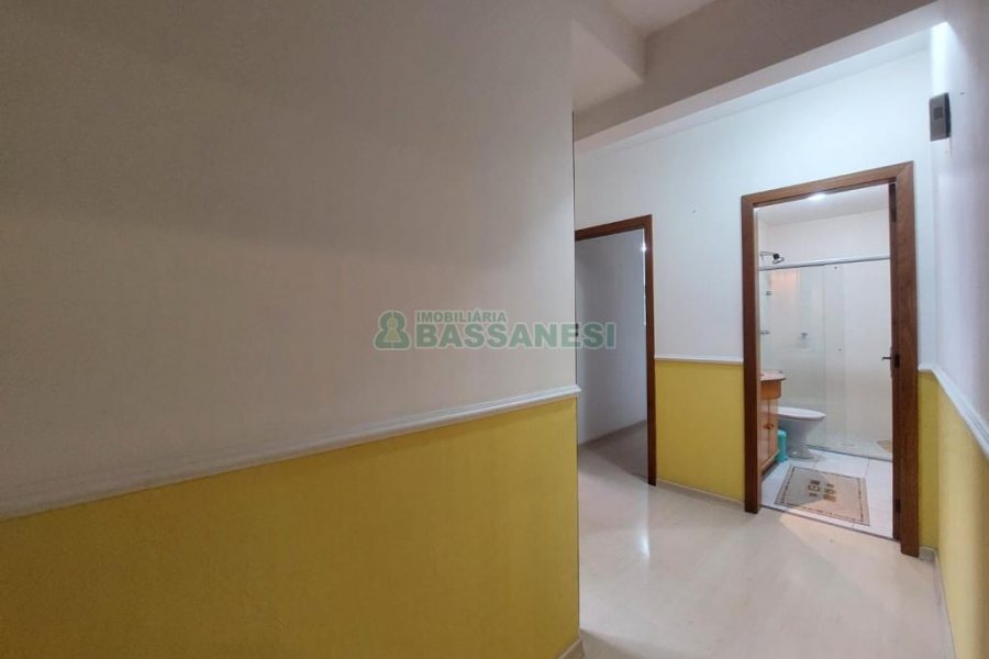 Apto Mobiliado com 125m², 3 dormitórios, 1 vaga, no bairro São Leopoldo em Caxias do Sul para Alugar