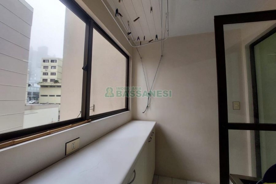 Apto Mobiliado com 125m², 3 dormitórios, 1 vaga, no bairro São Leopoldo em Caxias do Sul para Alugar