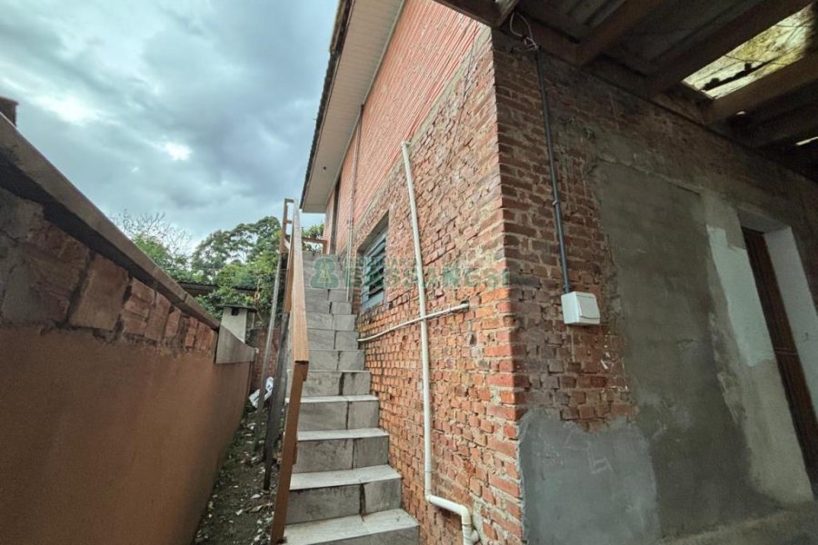 Casa com 62m², 2 dormitórios, no bairro Cidade Industrial em Caxias do Sul para Alugar
