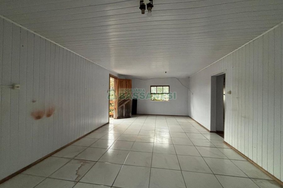 Casa com 62m², 2 dormitórios, no bairro Cidade Industrial em Caxias do Sul para Alugar
