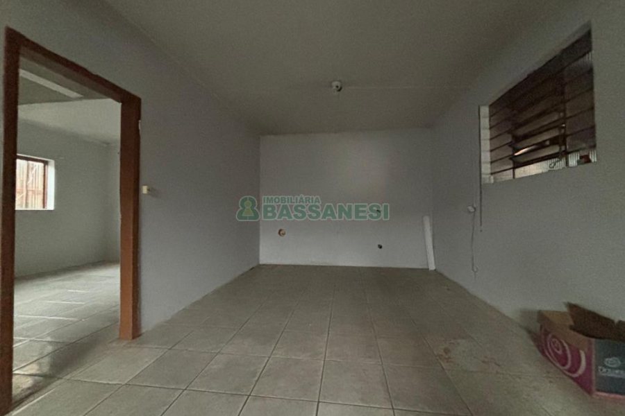 Casa com 62m², 2 dormitórios, no bairro Cidade Industrial em Caxias do Sul para Alugar