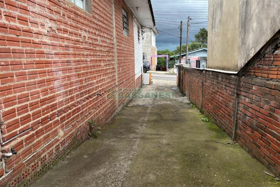 Casa com 62m², 2 dormitórios, no bairro Cidade Industrial em Caxias do Sul para Alugar
