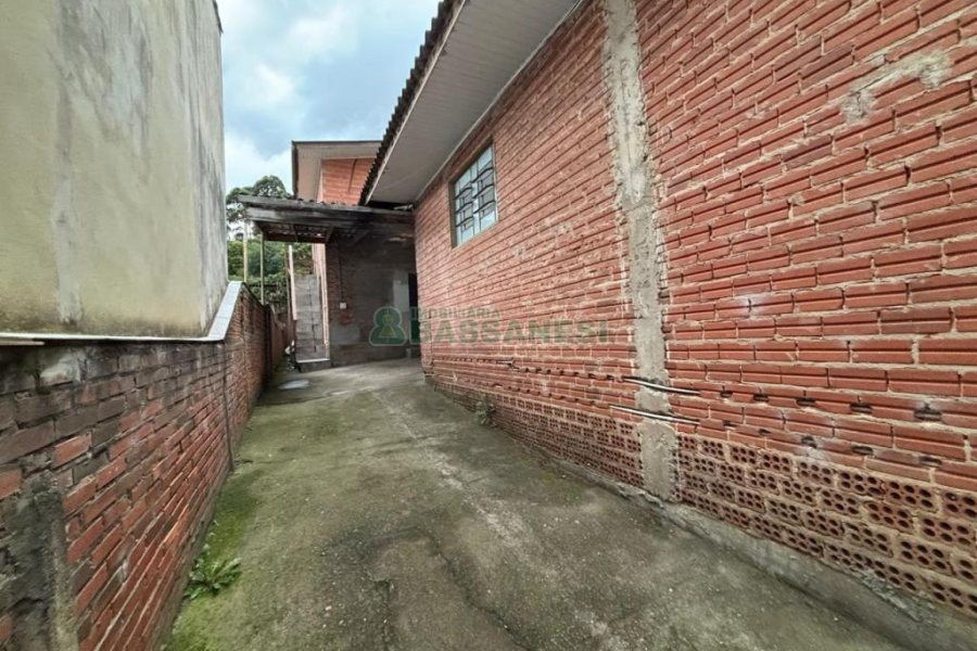 Casa com 62m², 2 dormitórios, no bairro Cidade Industrial em Caxias do Sul para Alugar