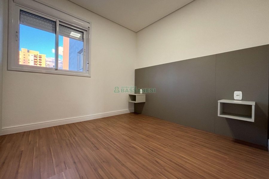 Apartamento com 52m², 2 dormitórios, 1 vaga, no bairro Centro em Caxias do Sul para Alugar