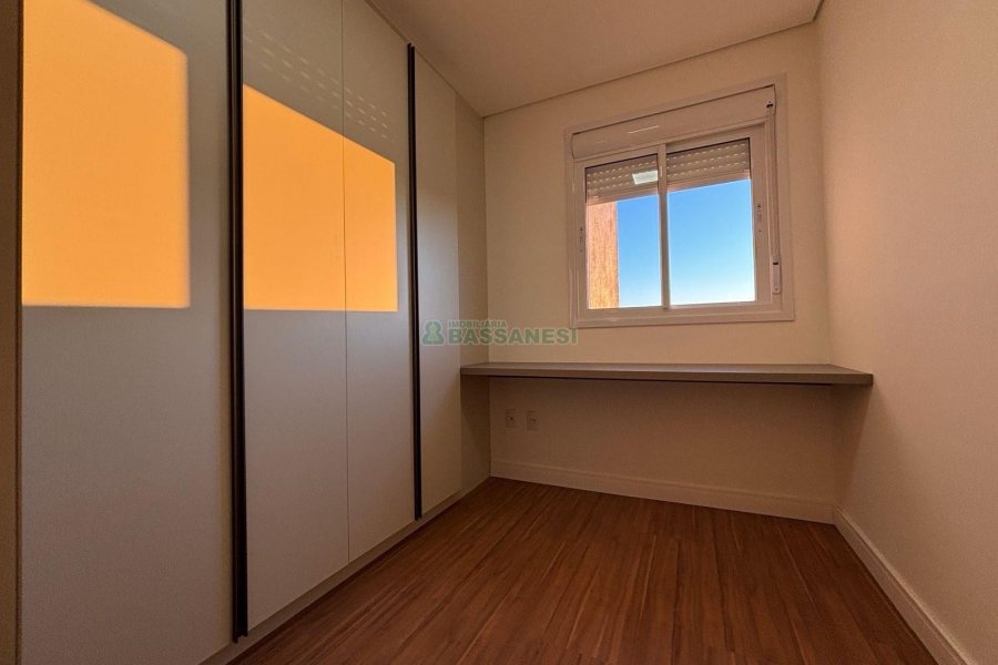 Apartamento com 52m², 2 dormitórios, 1 vaga, no bairro Centro em Caxias do Sul para Alugar