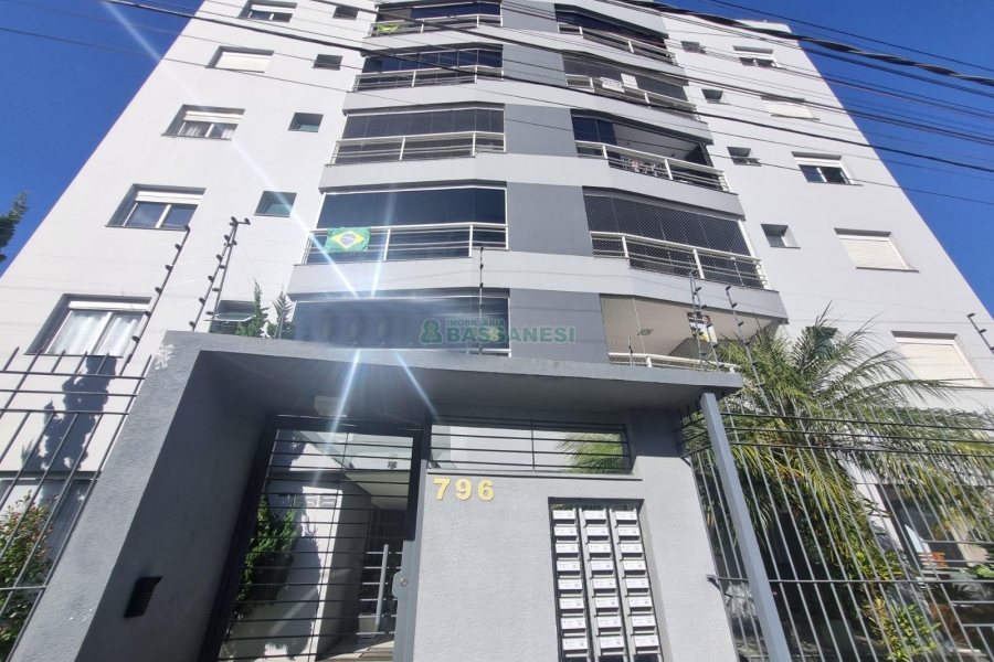 Apartamento com 71m², 2 dormitórios, 2 vagas, no bairro Petrópolis em Caxias do Sul para Alugar