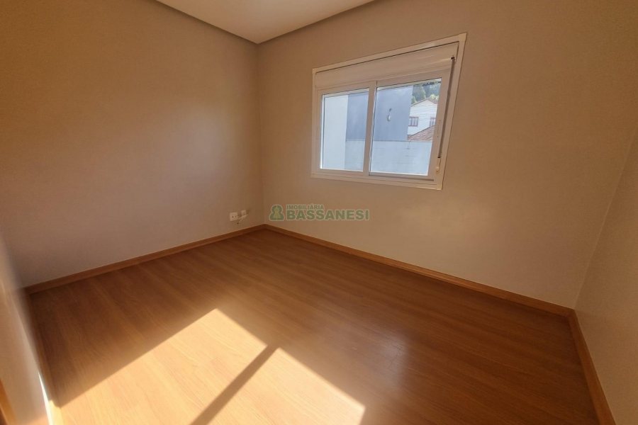 Apartamento com 71m², 2 dormitórios, 2 vagas, no bairro Petrópolis em Caxias do Sul para Alugar
