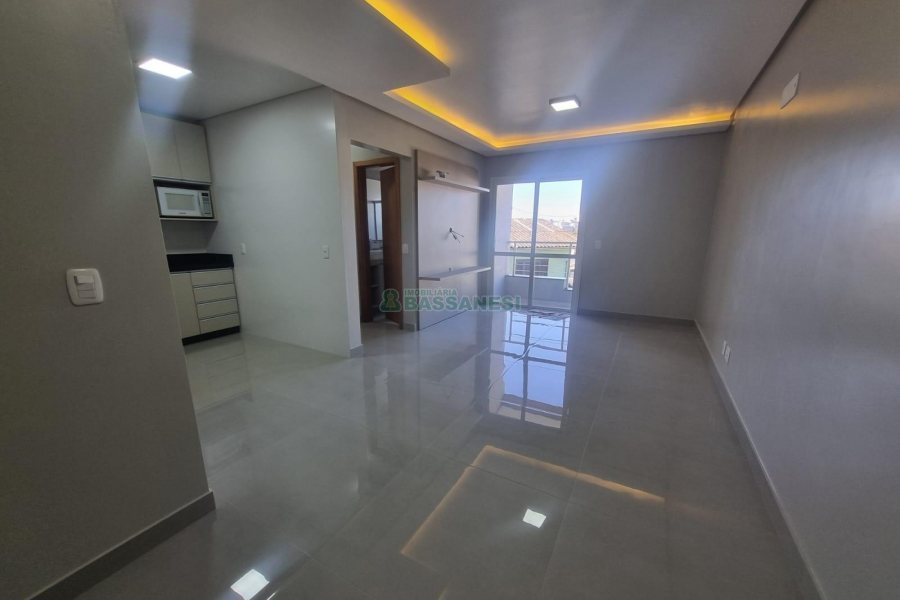 Apartamento com 71m², 2 dormitórios, 2 vagas, no bairro Petrópolis em Caxias do Sul para Alugar