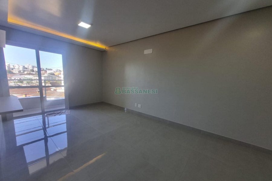 Apartamento com 71m², 2 dormitórios, 2 vagas, no bairro Petrópolis em Caxias do Sul para Alugar