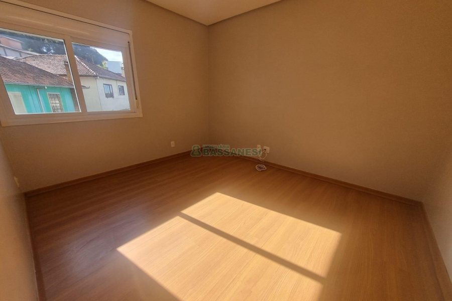 Apartamento com 71m², 2 dormitórios, 2 vagas, no bairro Petrópolis em Caxias do Sul para Alugar