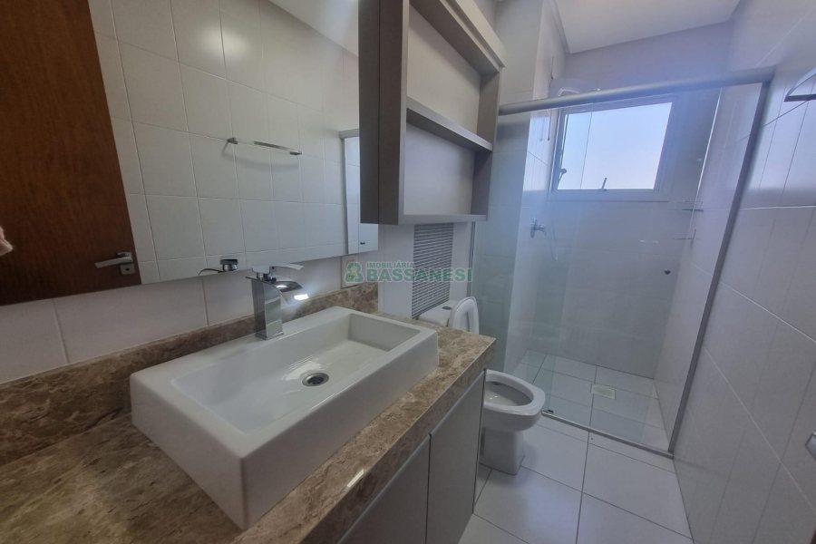 Apartamento com 71m², 2 dormitórios, 2 vagas, no bairro Petrópolis em Caxias do Sul para Alugar