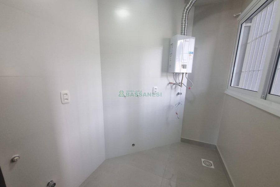 Apartamento com 71m², 2 dormitórios, 2 vagas, no bairro Petrópolis em Caxias do Sul para Alugar