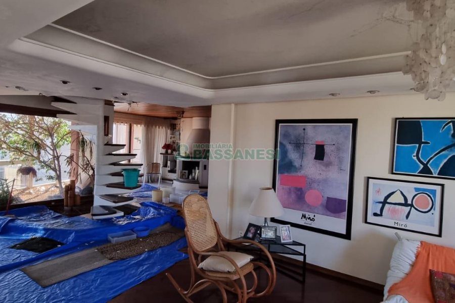 Apartamento com 299m², 3 dormitórios, 2 vagas, no bairro Centro em Caxias do Sul para Comprar