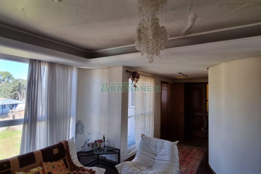 Apartamento com 299m², 3 dormitórios, 2 vagas, no bairro Centro em Caxias do Sul para Comprar