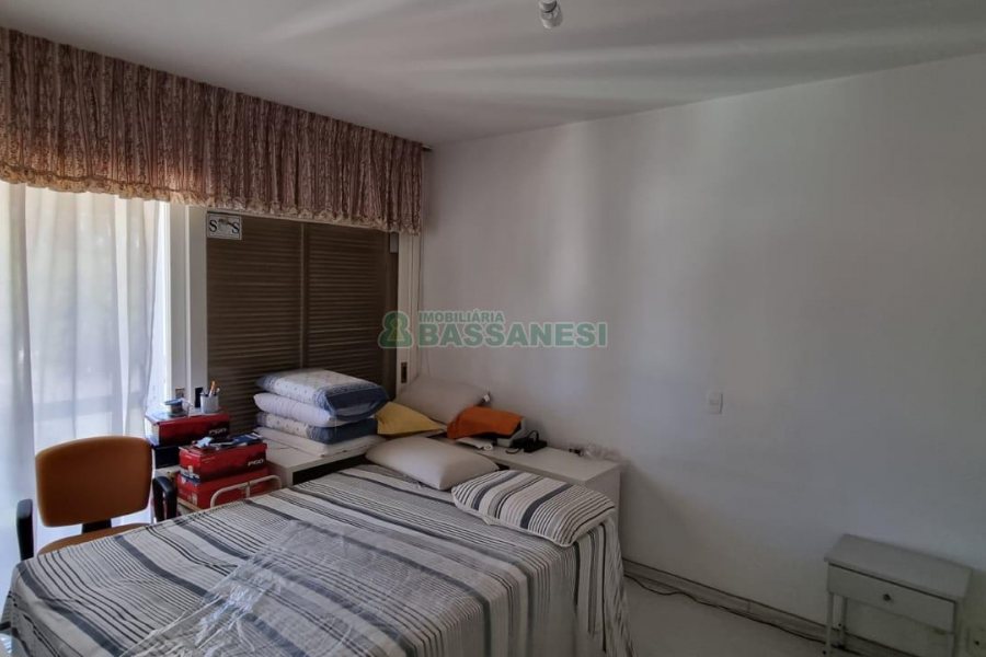 Apartamento com 299m², 3 dormitórios, 2 vagas, no bairro Centro em Caxias do Sul para Comprar