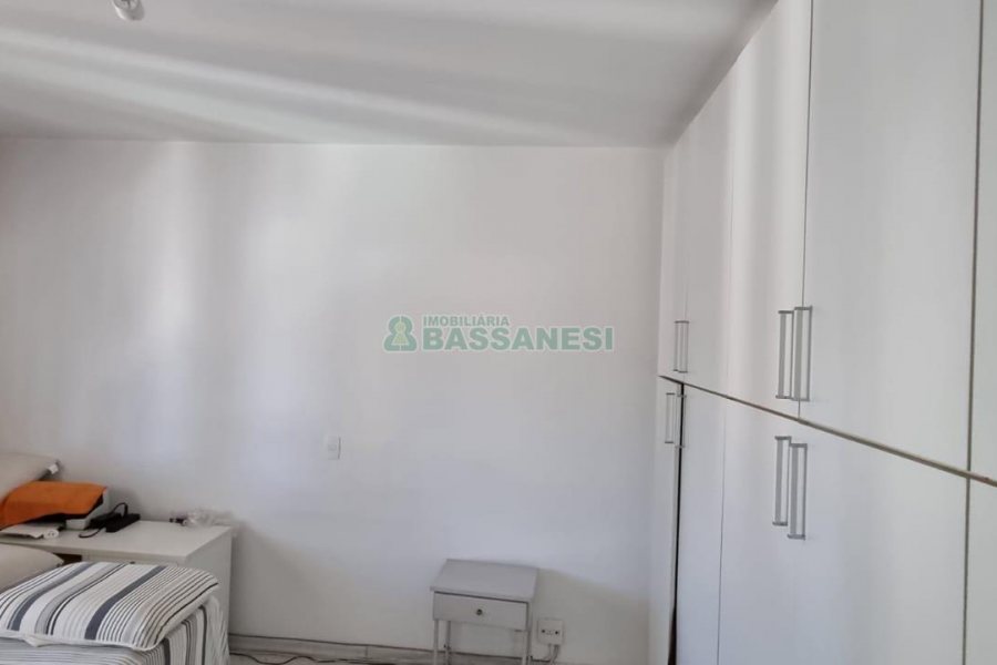 Apartamento com 299m², 3 dormitórios, 2 vagas, no bairro Centro em Caxias do Sul para Comprar