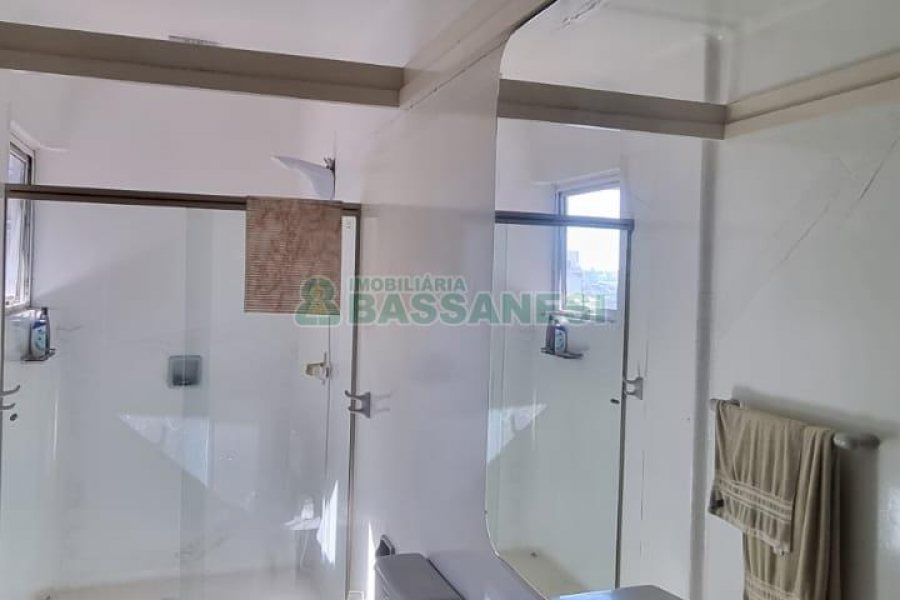 Apartamento com 299m², 3 dormitórios, 2 vagas, no bairro Centro em Caxias do Sul para Comprar