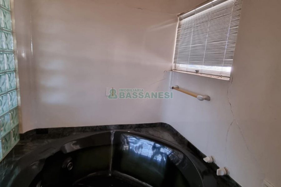 Apartamento com 299m², 3 dormitórios, 2 vagas, no bairro Centro em Caxias do Sul para Comprar