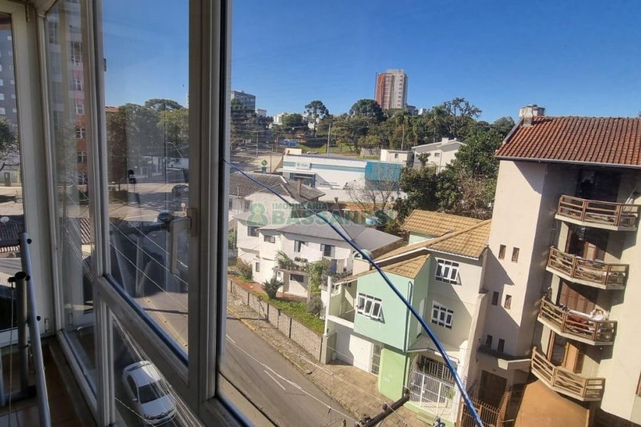 Apartamento com 299m², 3 dormitórios, 2 vagas, no bairro Centro em Caxias do Sul para Comprar