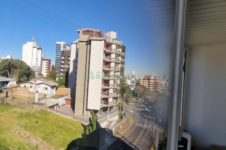 Apartamento com 299m², 3 dormitórios, 2 vagas, no bairro Centro em Caxias do Sul para Comprar