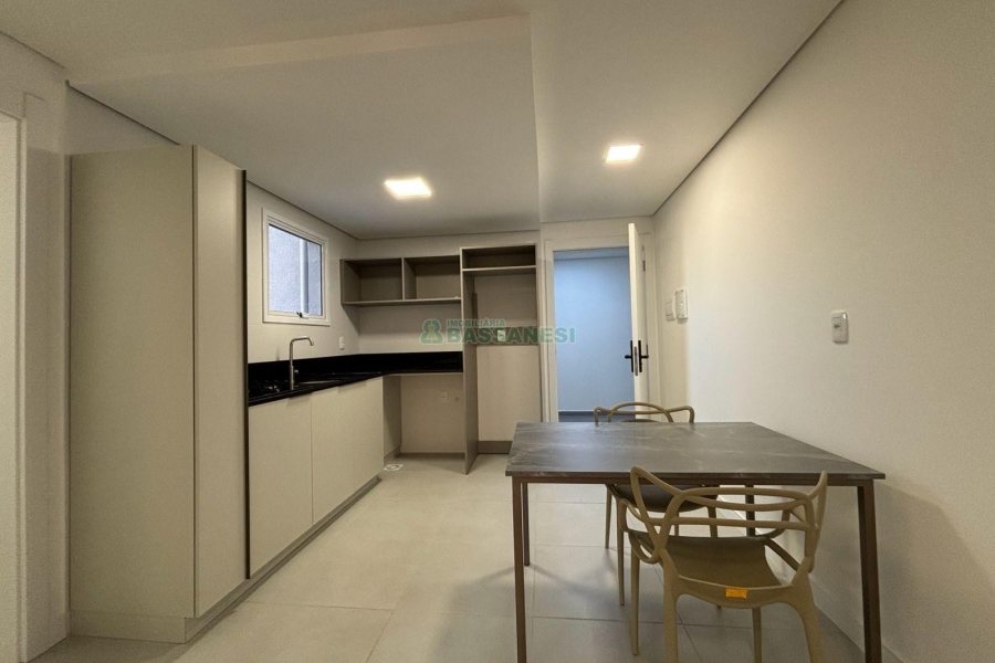 Apartamento com 41m², 1 dormitório, 1 vaga, no bairro Centro em Caxias do Sul para Alugar