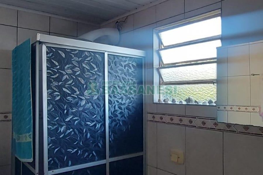 Casa com 70m², no bairro Santa Lúcia em Caxias do Sul para Comprar