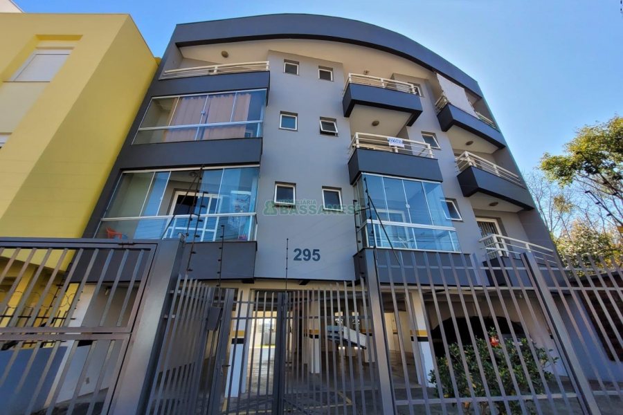 Apto Mobiliado com 40m², 1 dormitório, 1 vaga, no bairro Presidente Vargas em Caxias do Sul para Alugar
