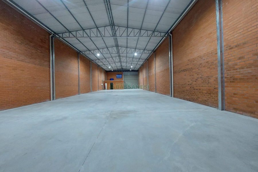Pavilhão com 495m², no bairro São Gotardo em Flores da Cunha para Alugar