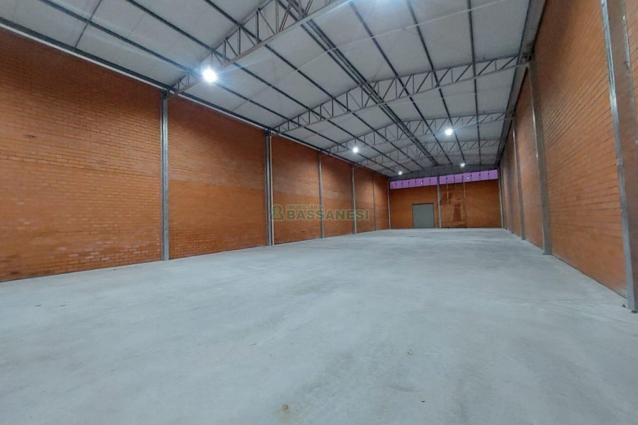 Pavilhão com 495m², no bairro São Gotardo em Flores da Cunha para Alugar