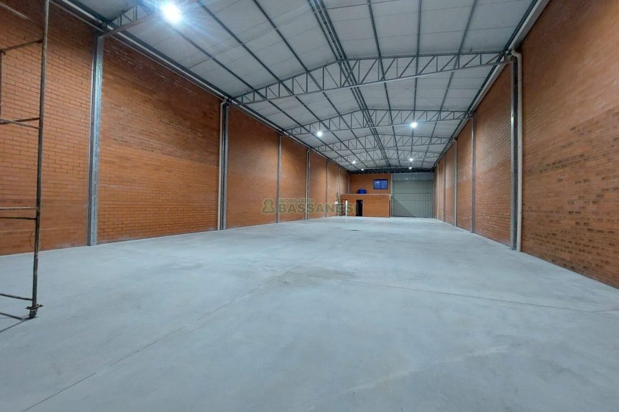Pavilhão com 495m², no bairro São Gotardo em Flores da Cunha para Alugar