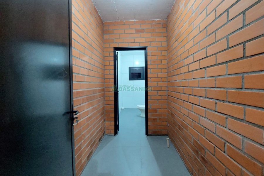 Pavilhão com 495m², no bairro São Gotardo em Flores da Cunha para Alugar