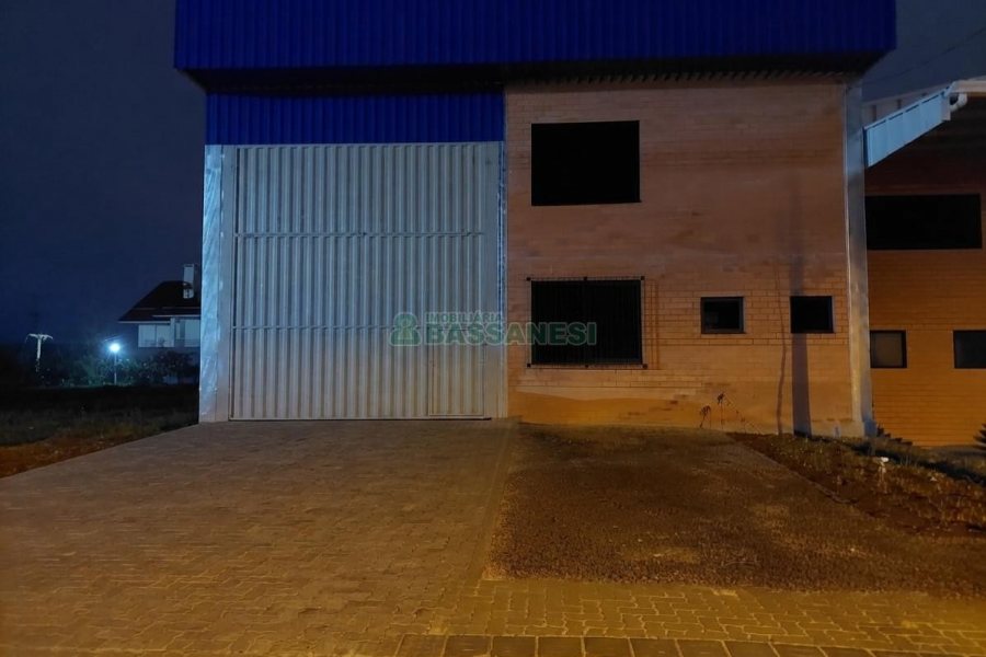 Pavilhão com 495m², no bairro São Gotardo em Flores da Cunha para Alugar