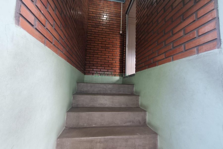 Casa com 81m², 3 dormitórios, no bairro Exposição em Caxias do Sul para Alugar