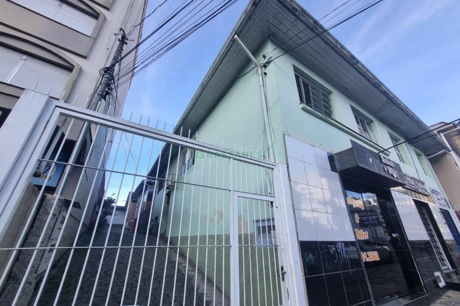 Casa com 81m², 3 dormitórios, no bairro Exposição em Caxias do Sul para Alugar