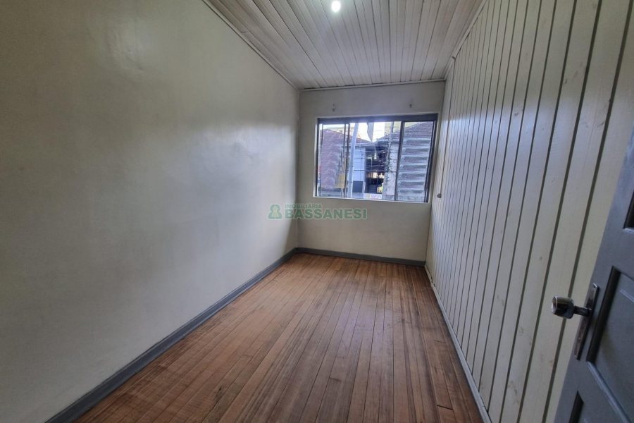 Casa com 81m², 3 dormitórios, no bairro Exposição em Caxias do Sul para Alugar