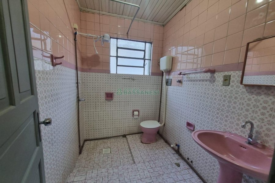 Casa com 81m², 3 dormitórios, no bairro Exposição em Caxias do Sul para Alugar