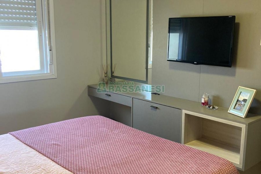 Apartamento com 53m², 2 dormitórios, 1 vaga, no bairro Colina Sorriso em Caxias do Sul para Comprar