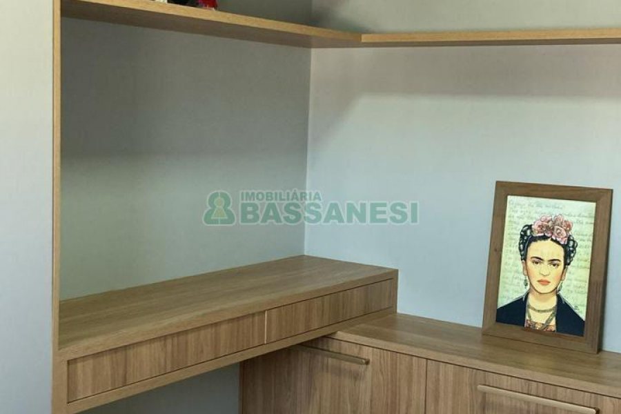 Apartamento com 53m², 2 dormitórios, 1 vaga, no bairro Colina Sorriso em Caxias do Sul para Comprar