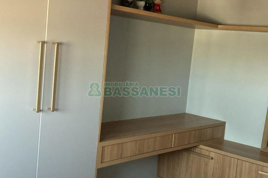 Apartamento com 53m², 2 dormitórios, 1 vaga, no bairro Colina Sorriso em Caxias do Sul para Comprar