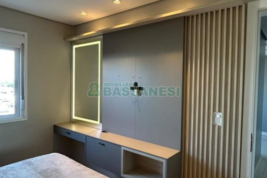 Apartamento com 53m², 2 dormitórios, 1 vaga, no bairro Colina Sorriso em Caxias do Sul para Comprar