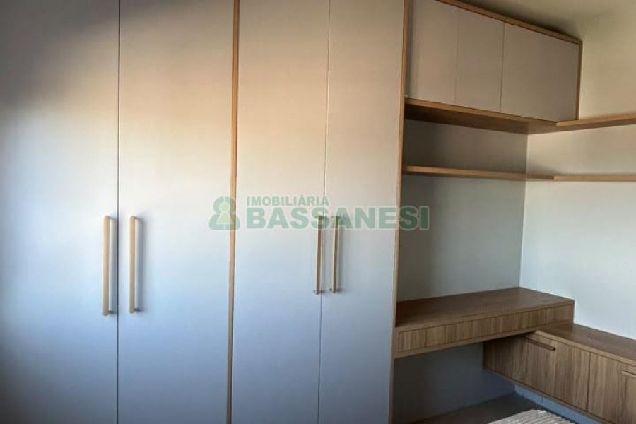 Apartamento com 53m², 2 dormitórios, 1 vaga, no bairro Colina Sorriso em Caxias do Sul para Comprar