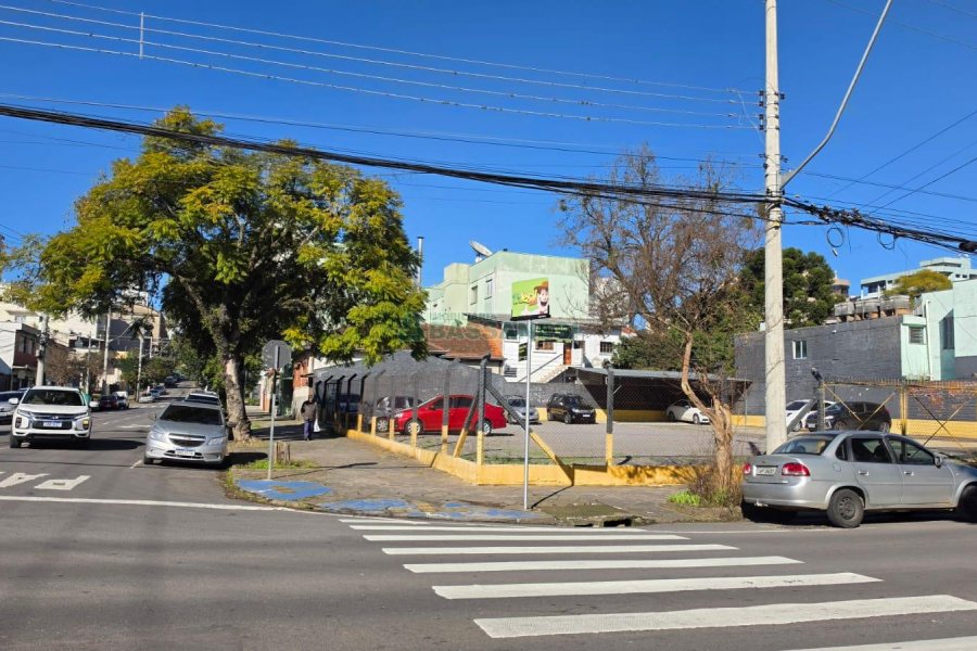 Terreno com 720m², no bairro Centro em Caxias do Sul para Comprar